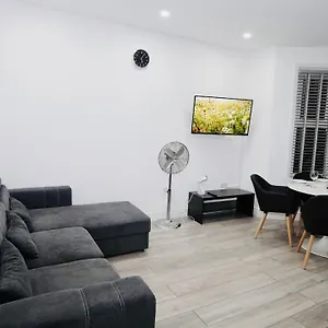 E2m Stays Lovely Apt Close To Station With Free Parking Ilford